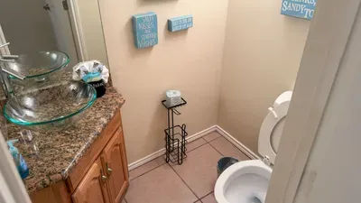 Fresh & Bright 1BR Condo - Pool View & Steps to Beach - image 42 of 98