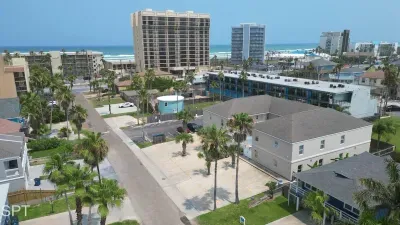 2BR 2 Kings, Steps to Beach, Entertainment SPI - image 51 of 61