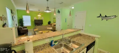 2BR 2 Kings, Steps to Beach, Entertainment SPI - image 15 of 61