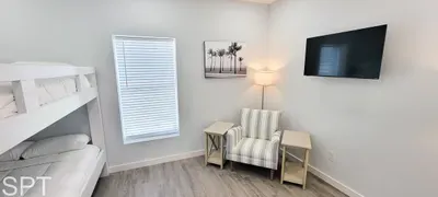 Newer 3BR Townhome | Pool | Sleeps 10 | 2 Levels - image 37 of 110