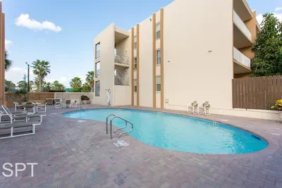 Max Walkable Location " 1st Floor " 2 Patios - image 52 of 76