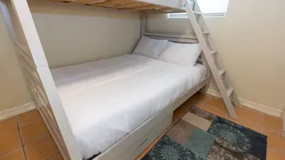 2BR Ground Floor, Sleeps 8, Pets ok - SPI - image 86 of 136