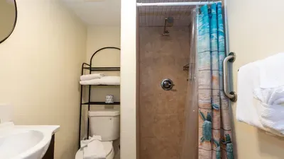 2BR Ground Floor, Sleeps 8, Pets ok - SPI - image 63 of 136