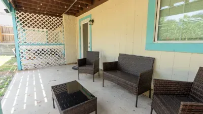 2BR Ground Floor, Sleeps 8, Pets ok - SPI