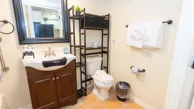 2BR Ground Floor, Sleeps 8, Pets ok - SPI - image 91 of 136