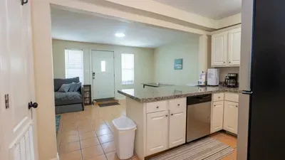 2BR Ground Floor, Sleeps 8, Pets ok - SPI - image 49 of 136