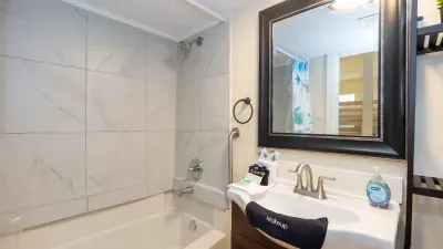 2BR Ground Floor, Sleeps 8, Pets ok - SPI - image 94 of 136