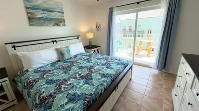 Walkable Location - 99 Steps to Beach - Pool - image 44 of 77