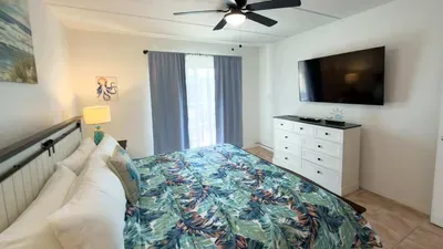 Walkable Location - 99 Steps to Beach - Pool - image 42 of 77