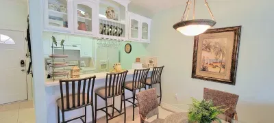 * 2nd Floor * Sleeps 8 * Pool *Walkable Location - image 41 of 74