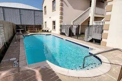 * 2nd Floor * Sleeps 8 * Pool *Walkable Location - image 58 of 74