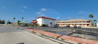 * 2nd Floor * Sleeps 8 * Pool *Walkable Location - image 48 of 74