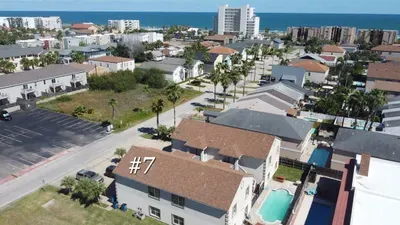 * 2nd Floor * Sleeps 8 * Pool *Walkable Location - image 67 of 74