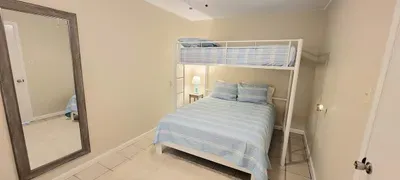 Family‑Friendly & Practical
Cozy Bunk Room | Full + Twin Setup | Ideal for Kids, Teens & Small Groups | Clean, Comfortable Space for Relaxed Beach Stays