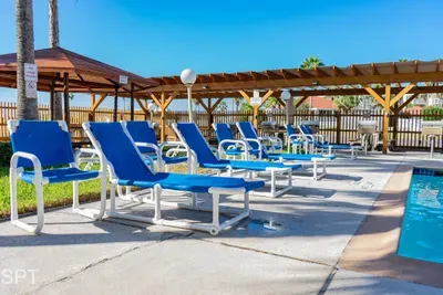 Luxury 1 bedroom " Walk to Beach " Pool - image 56 of 62