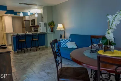 Luxury 1 bedroom " Walk to Beach " Pool - image 38 of 62
