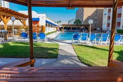 Luxury 1 bedroom " Walk to Beach " Pool - image 60 of 62