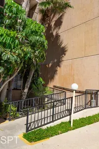 Luxury 1 bedroom " Walk to Beach " Pool - image 21 of 62