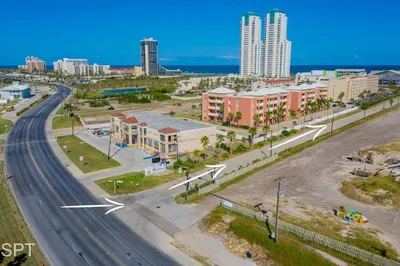 Luxury 1 bedroom " Walk to Beach " Pool - image 13 of 62