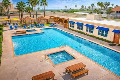Tropical Poolside Retreat w/ Tub, Cabanas & Ocean Views — Steps to Beach, Sleeps 6+