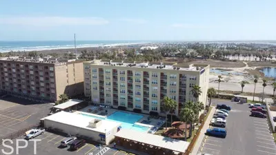 2BR · Private Beach Access · Pool & Heated Hot Tub - image 104 of 120