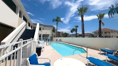 EZ Access 1st Floor " 5 mins to Beach " Pool - image 61 of 69