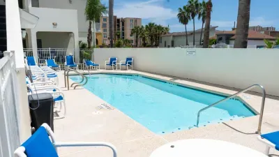 EZ Access 1st Floor " 5 mins to Beach " Pool - image 60 of 69