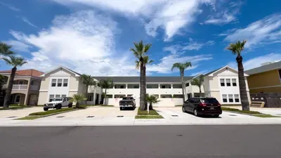 EZ Access 1st Floor " 5 mins to Beach " Pool - image 66 of 69