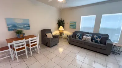 EZ Access 1st Floor " 5 mins to Beach " Pool - image 15 of 69