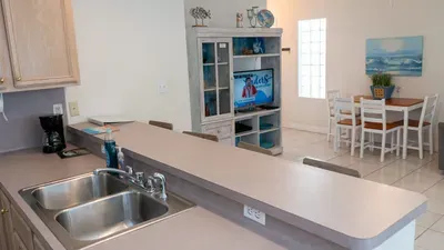 EZ Access 1st Floor " 5 mins to Beach " Pool - image 33 of 69