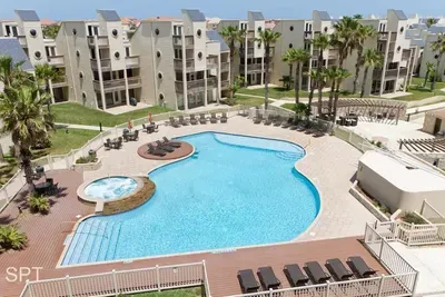 Poolside " Family Perfect " On Beach " 1st Floor - image 74 of 77
