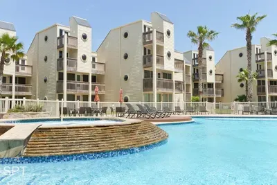 Poolside " Family Perfect " On Beach " 1st Floor - image 61 of 77