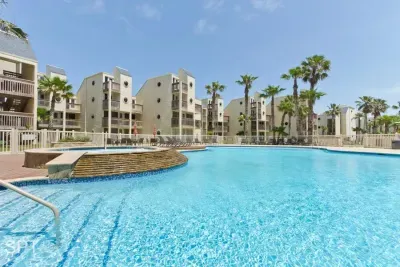 Poolside " Family Perfect " On Beach " 1st Floor - image 60 of 77