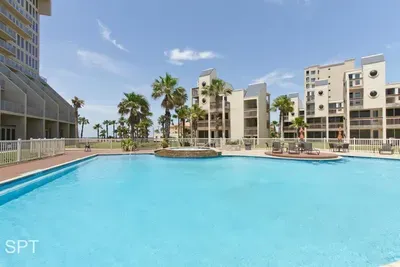 Poolside " Family Perfect " On Beach " 1st Floor - image 65 of 77