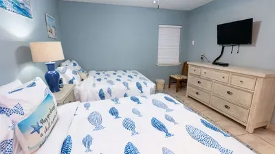 Direct Beachfront Condo-Jacuzzi-Elevator-SPI - image 80 of 156