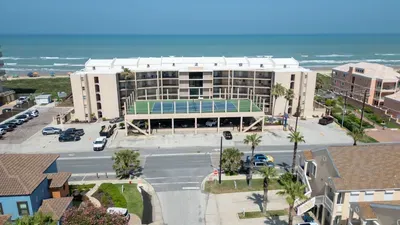 Direct Beachfront Condo-Jacuzzi-Elevator-SPI - image 124 of 156