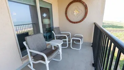 Direct Beachfront Condo-Jacuzzi-Elevator-SPI - image 89 of 156