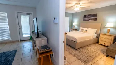 Direct Beachfront Condo-Jacuzzi-Elevator-SPI - image 60 of 156