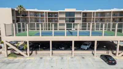 Direct Beachfront Condo-Jacuzzi-Elevator-SPI - image 117 of 156