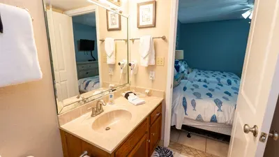 Direct Beachfront Condo-Jacuzzi-Elevator-SPI - image 87 of 156