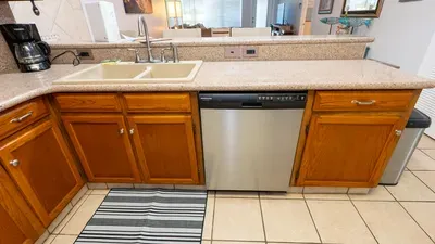 Direct Beachfront Condo-Jacuzzi-Elevator-SPI - image 32 of 156
