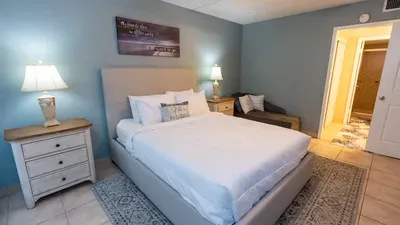 Direct Beachfront Condo-Jacuzzi-Elevator-SPI - image 63 of 156