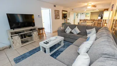 Direct Beachfront Condo-Jacuzzi-Elevator-SPI - image 52 of 156
