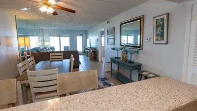 Direct Beachfront Condo-Jacuzzi-Elevator-SPI - image 47 of 156