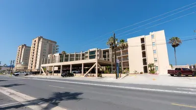 Direct Beachfront Condo-Jacuzzi-Elevator-SPI - image 12 of 156