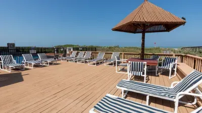 Direct Beachfront Condo-Jacuzzi-Elevator-SPI - image 114 of 156