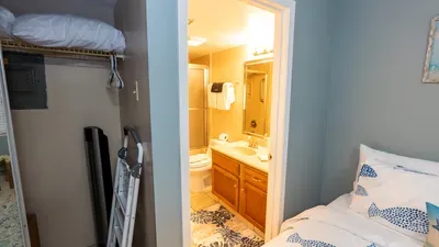 Direct Beachfront Condo-Jacuzzi-Elevator-SPI - image 76 of 156