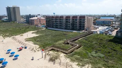 Direct Beachfront Condo-Jacuzzi-Elevator-SPI - image 137 of 156