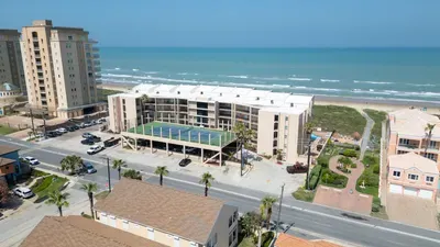 Direct Beachfront Condo-Jacuzzi-Elevator-SPI - image 125 of 156