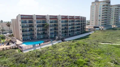 Direct Beachfront Condo-Jacuzzi-Elevator-SPI - image 140 of 156